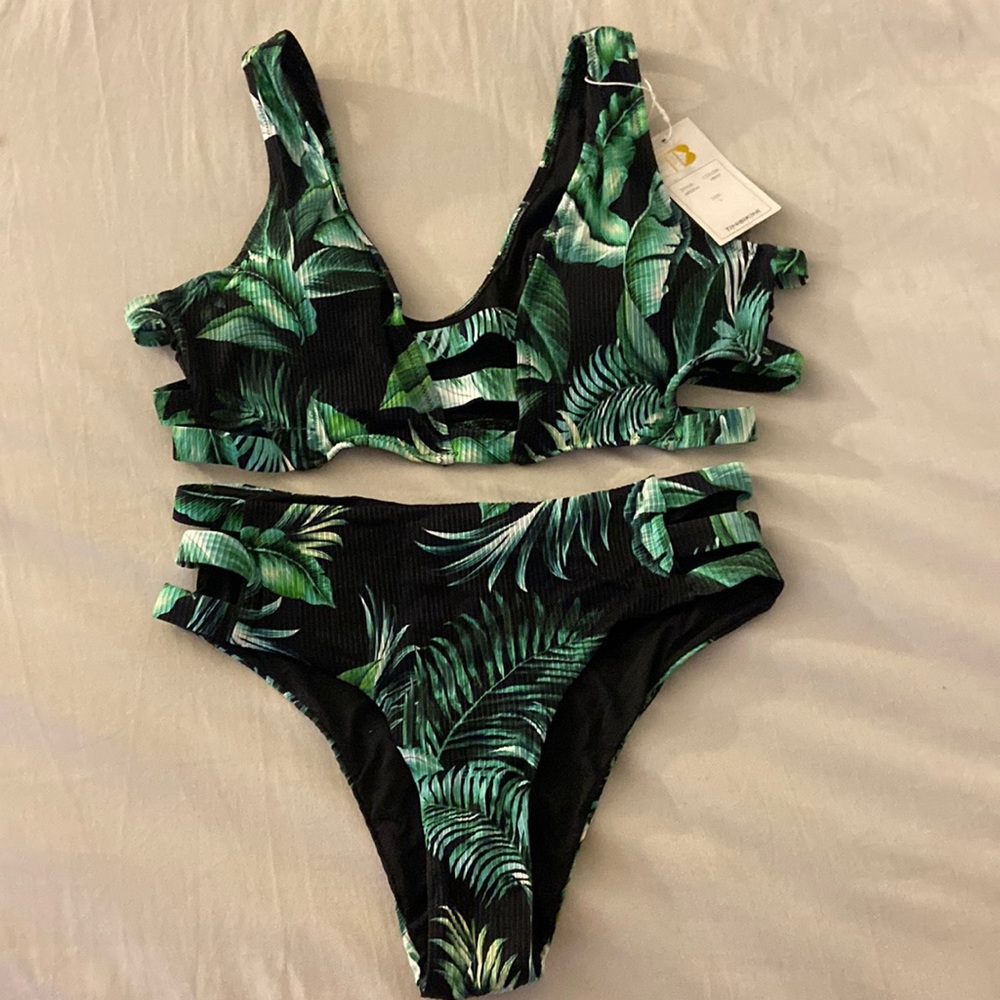Tinibikini Size L
